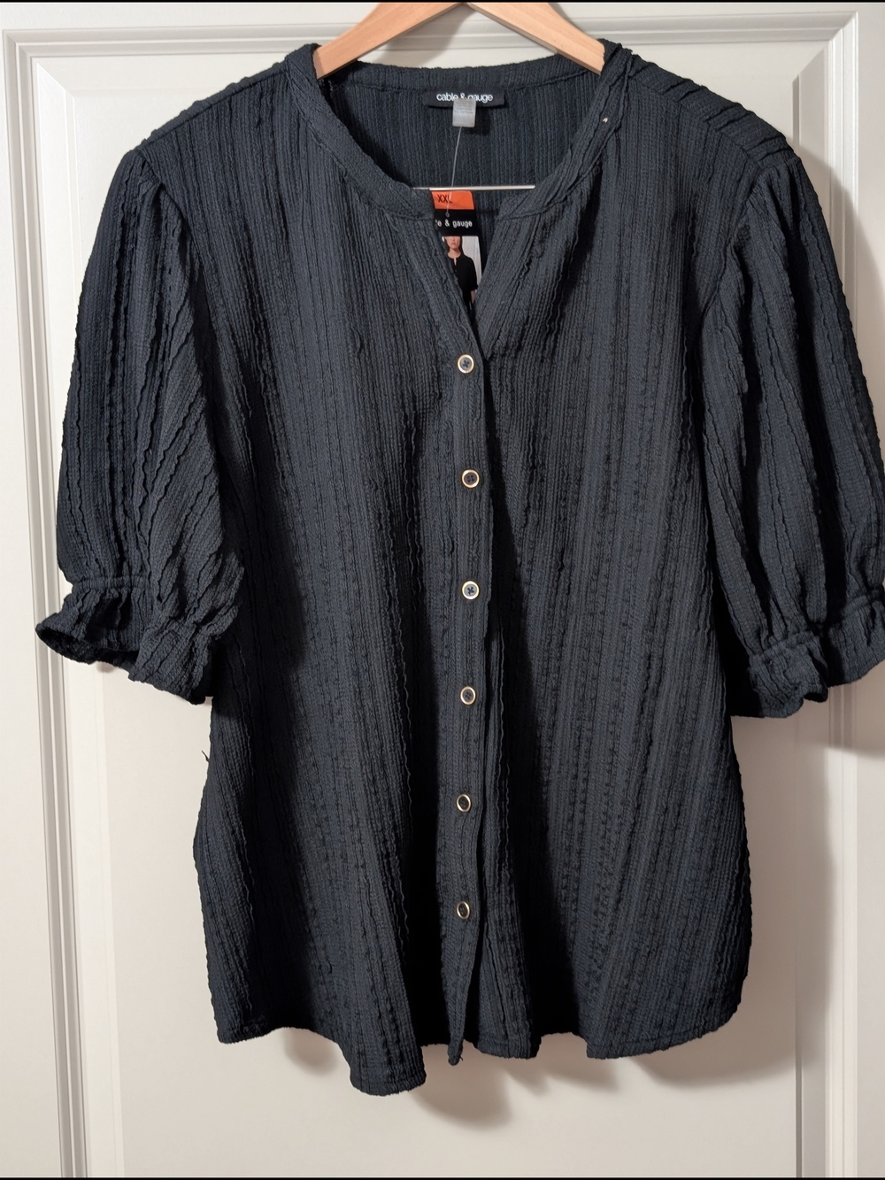 Cable & Gauge Black Textured Button-Front Blouse
